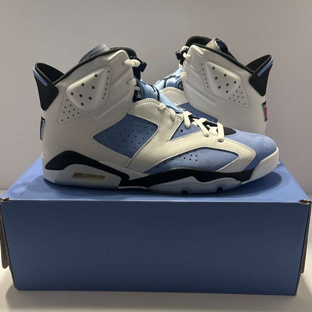 Jordan 6 UNC